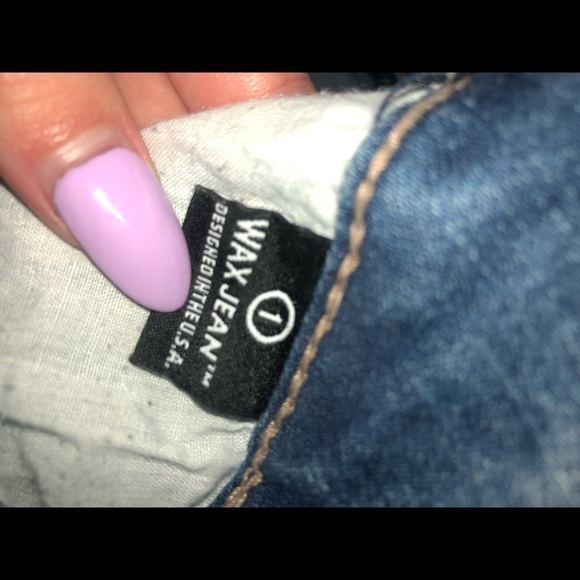 🚨SOLD🚨Low-Rise Ripped Skinny Jeans - Picture 3 of 3